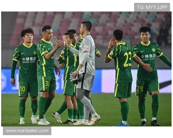 足球明星加盟日本联赛引发热潮球迷期待精彩对决与新传奇诞生