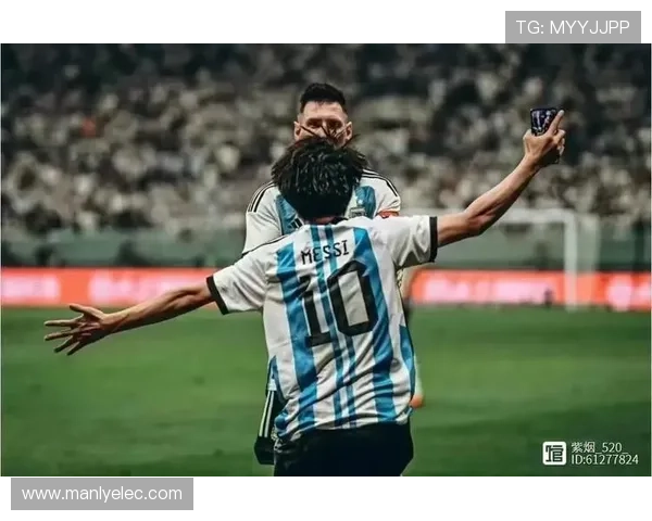 足球明星刘亦菲的传奇之路与她在绿茵场上的闪耀时刻