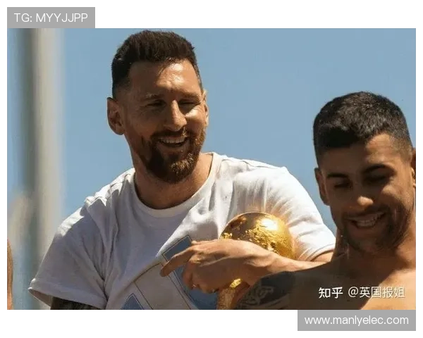 足球明星化身路人惊喜现身街头引发粉丝狂欢视频曝光