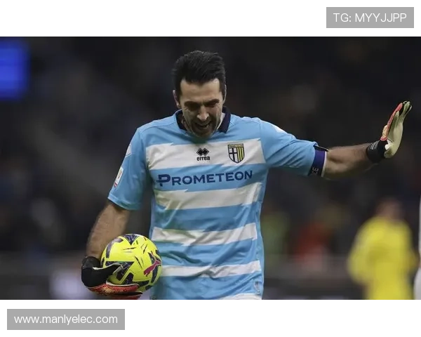 足球明星萨瓦尼的传奇之路与他对足球的热爱与奉献